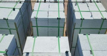 南平 芝麻白花岗岩5公分地铺石 花岗岩厂家工厂装车日常