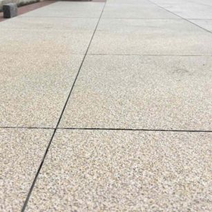 南平 黄金麻花岗岩石板材荔枝面地面铺装效果