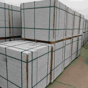 南平 白麻花岗岩石材荔枝面地铺石（300*600*50）