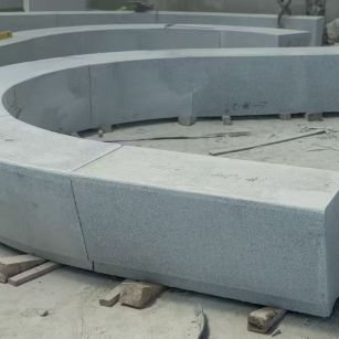 南平 芝麻白花岗岩光面弧形坐凳