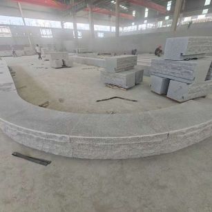 南平 芝麻白异形坐凳，自然面光面弧形加工