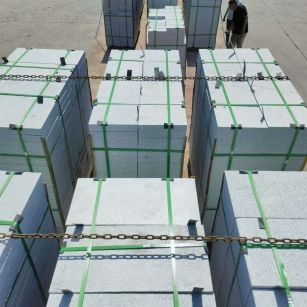 南平 芝麻白花岗岩5公分地铺石 花岗岩厂家工厂装车日常