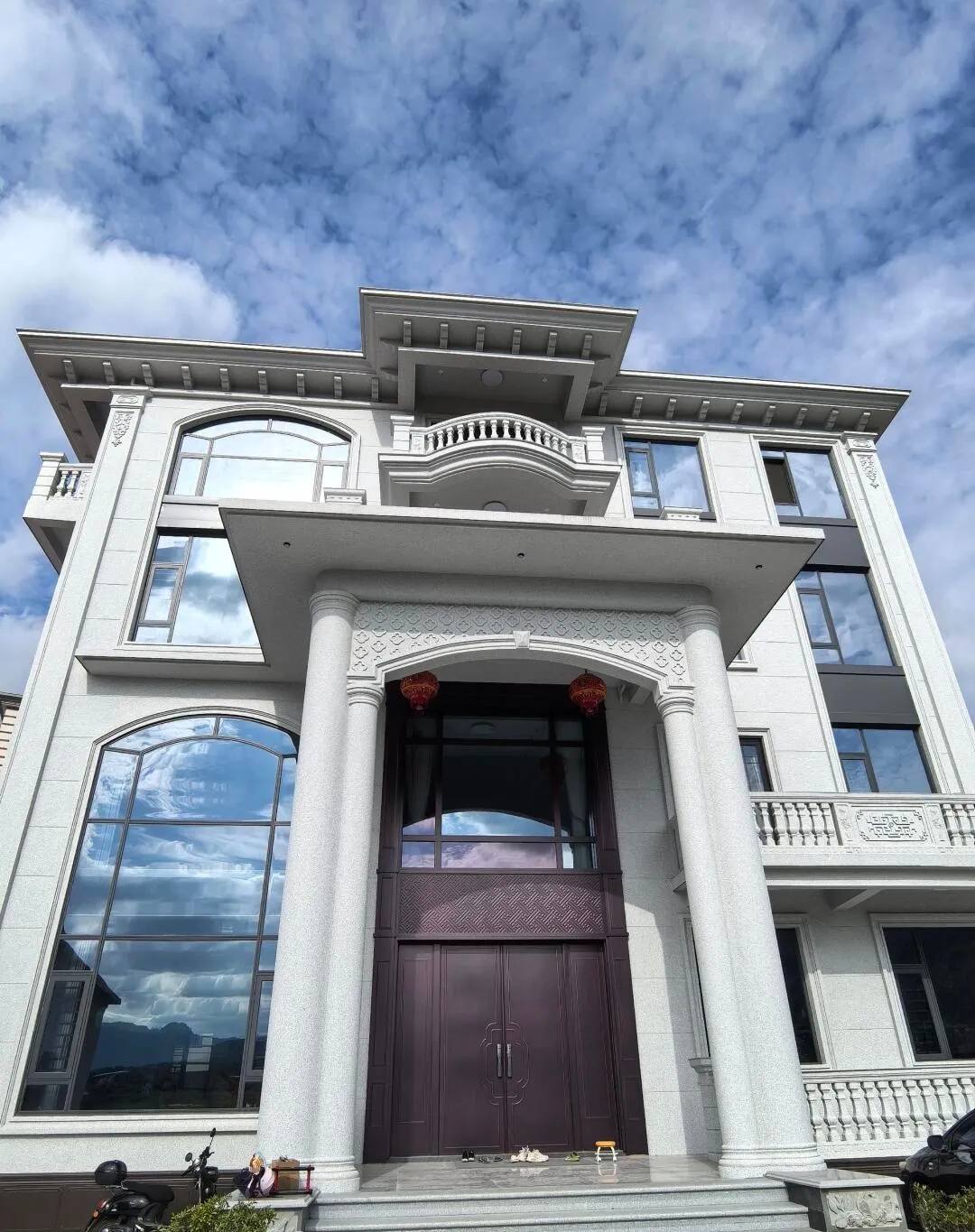 南平白麻别墅外墙干挂石材效果示例