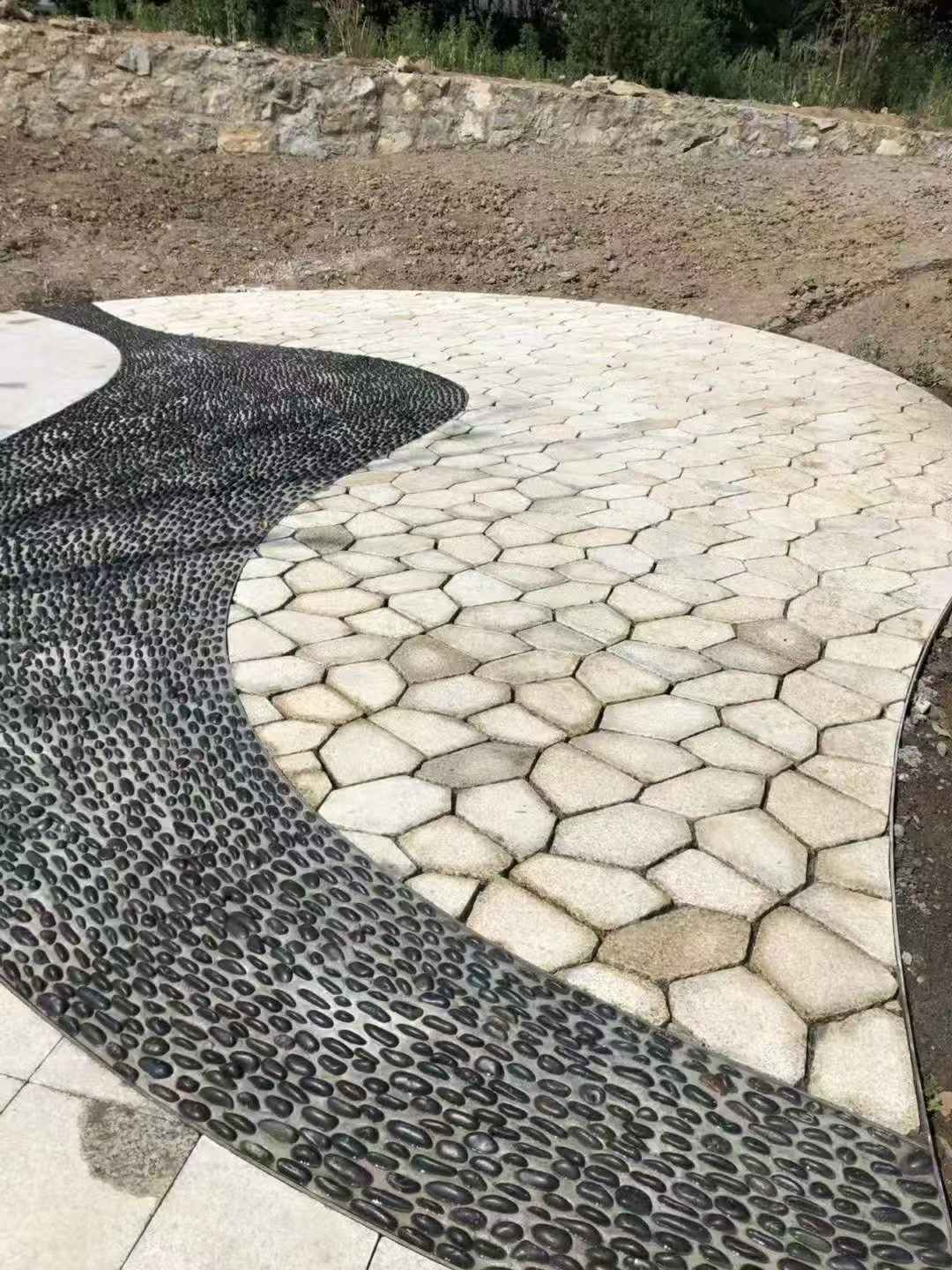 南平 黄金麻冰裂纹地铺石工地铺装案例