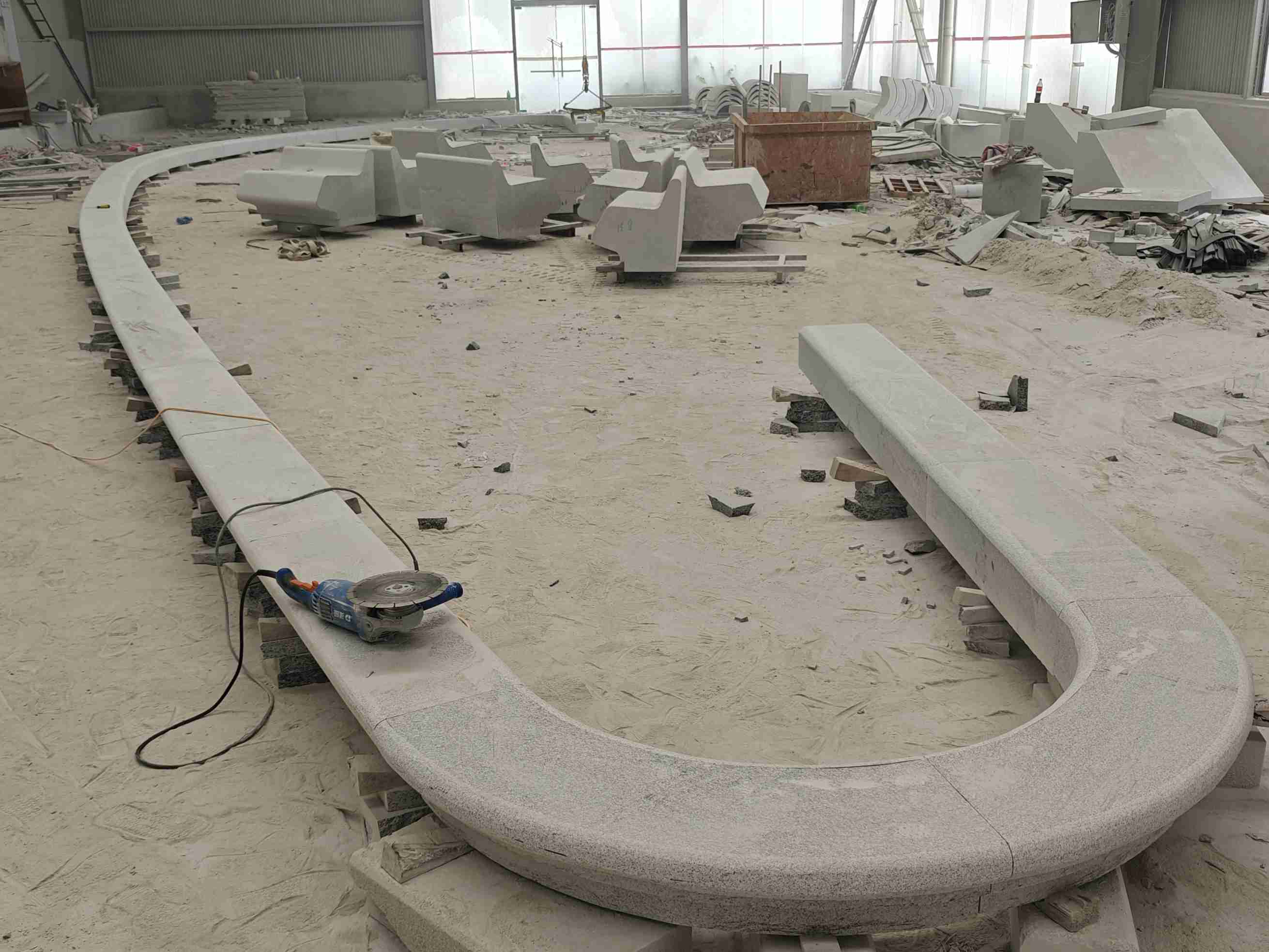 南平 芝麻白花岗岩弧形花坛石，坐凳石