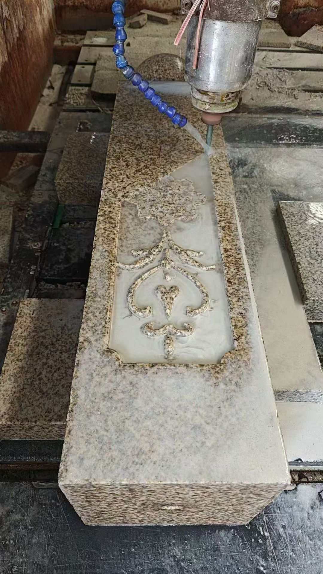 南平 黄金麻花岗岩异形加工雕刻栏杆大柱