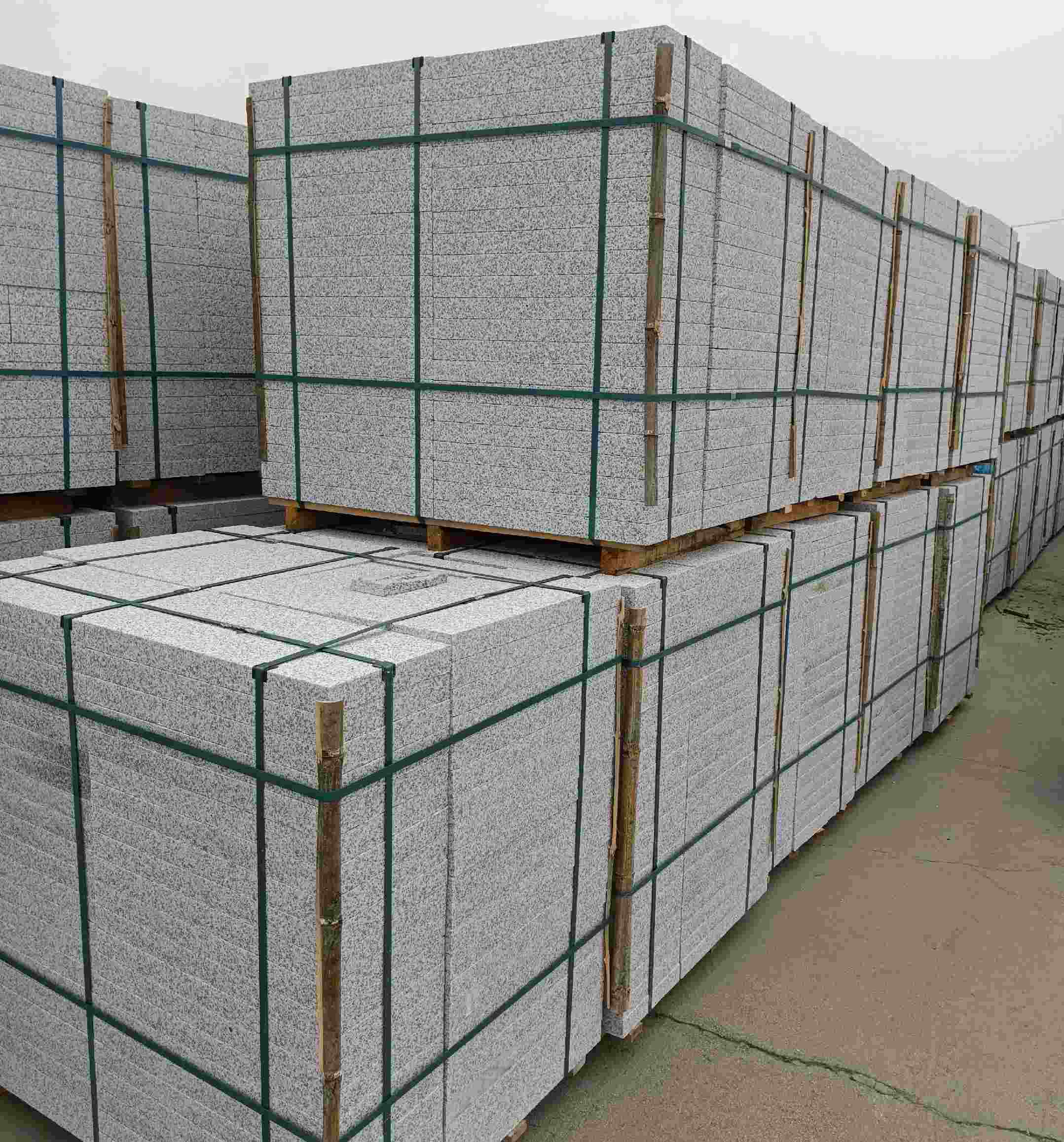 南平 白麻花岗岩石材荔枝面地铺石（300*600*50）