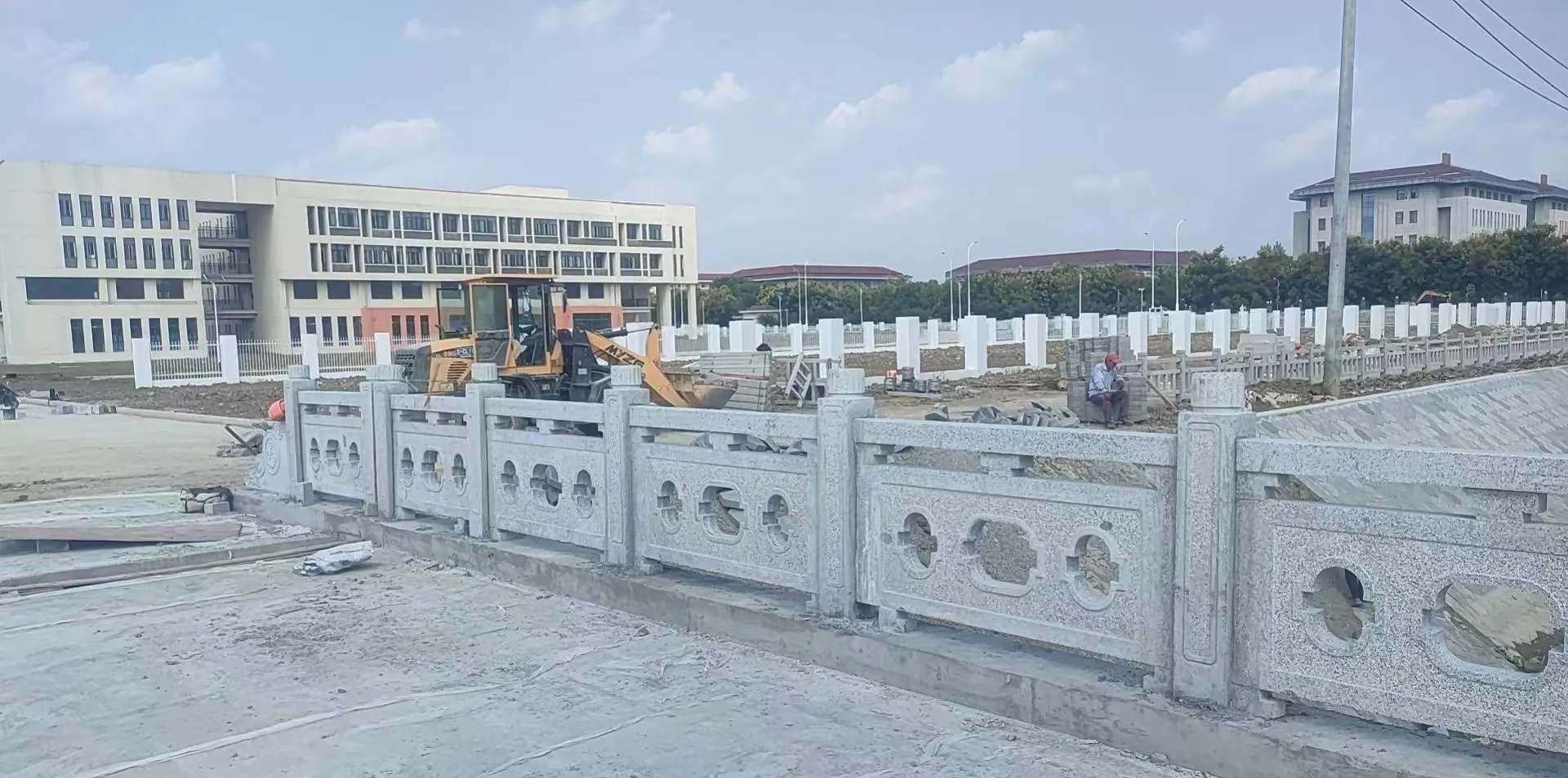 南平 白麻花岗岩荔枝面河道栏杆