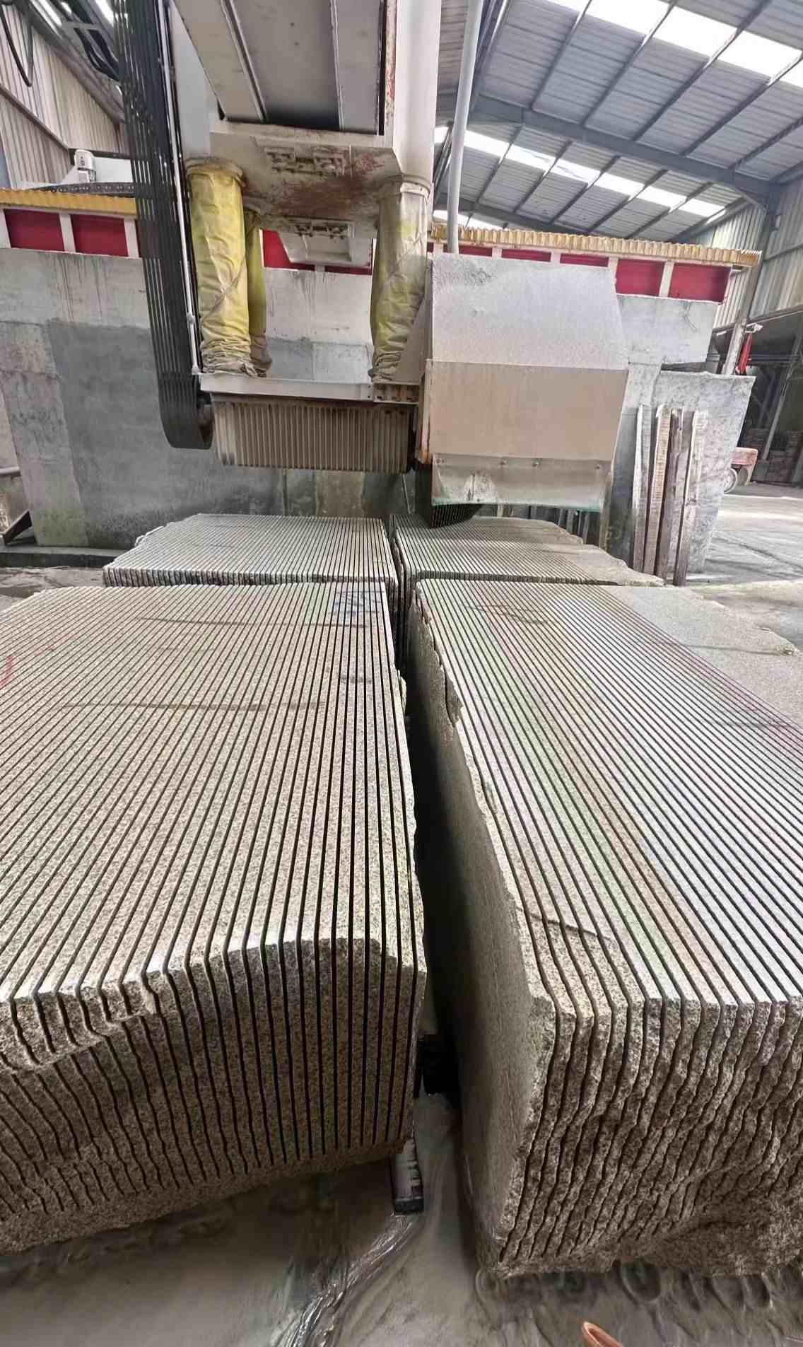 南平 车间生产日常，黄金麻白麻花岗岩