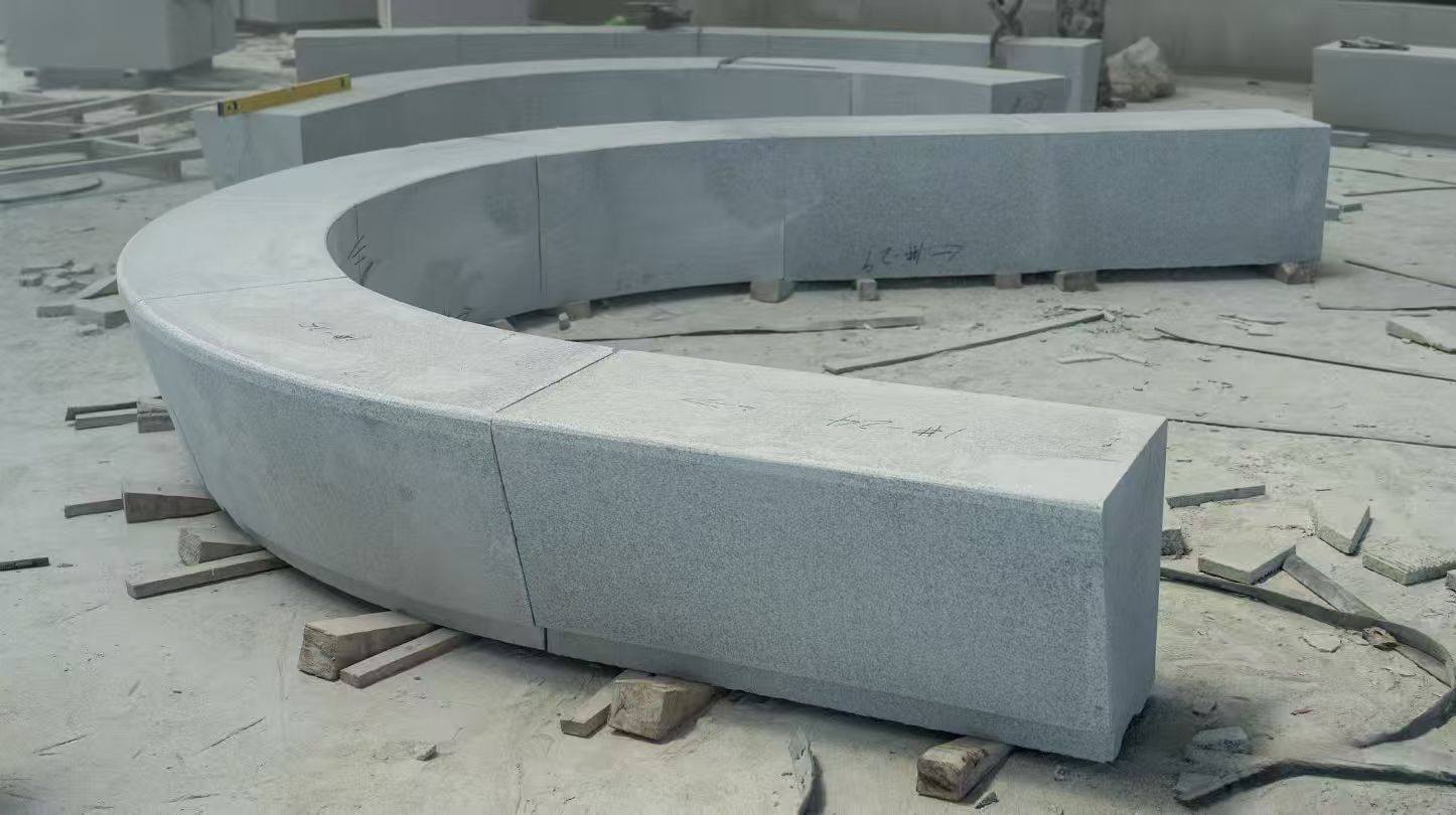 南平 芝麻白花岗岩光面弧形坐凳