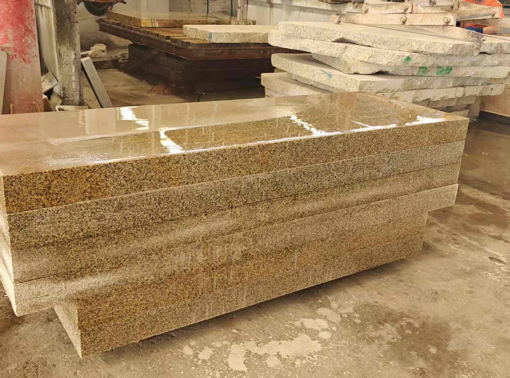 南平 黄金麻栏杆料半成品加工中