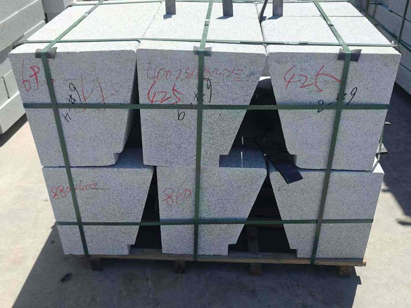 南平 芝麻白异形坐凳，石凳