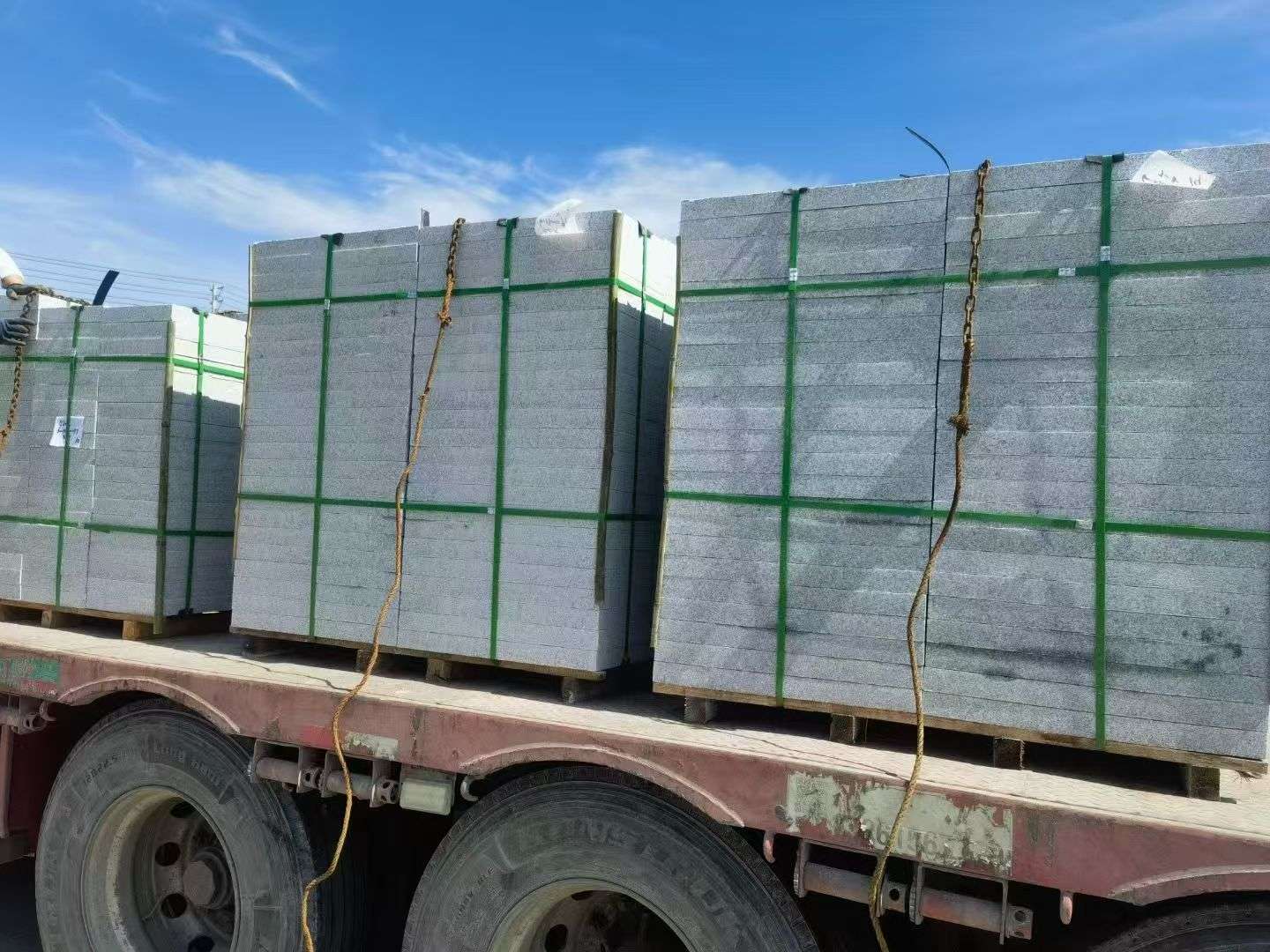 南平 芝麻白花岗岩地铺石装车日常