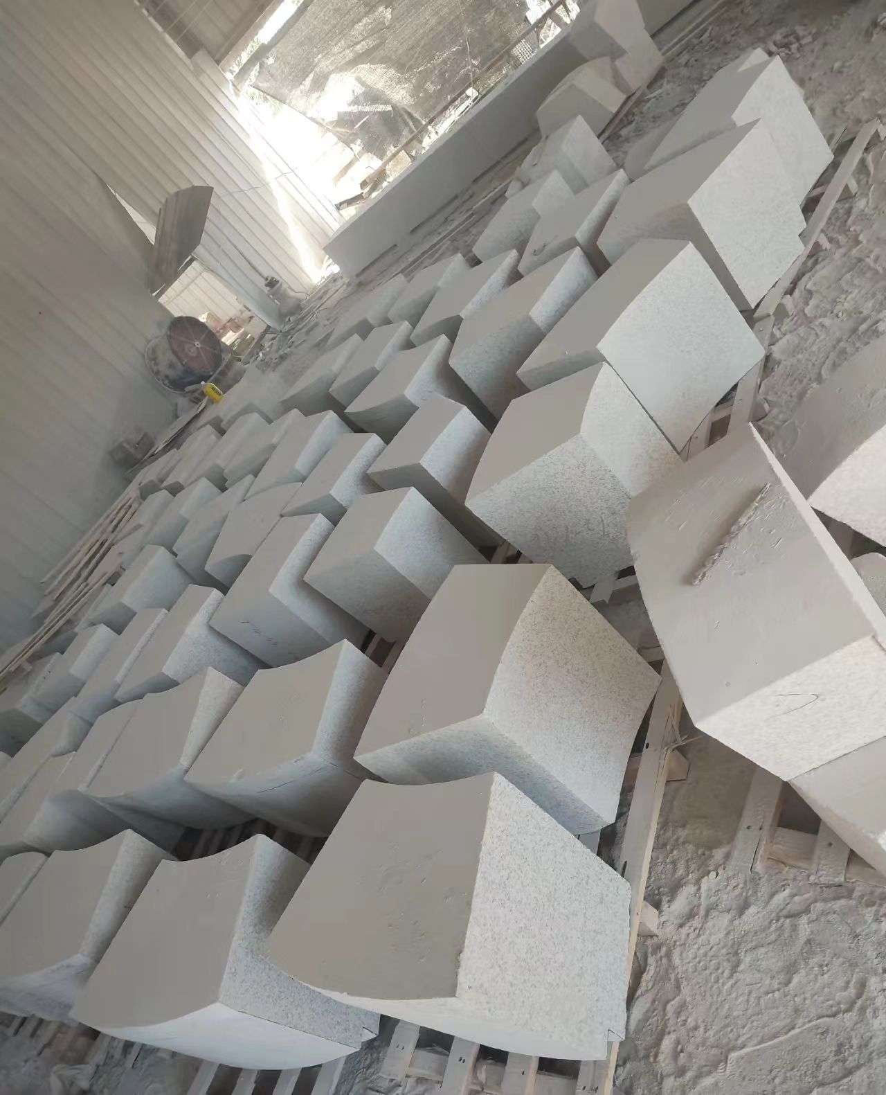 南平 白麻花岗岩异形坐凳