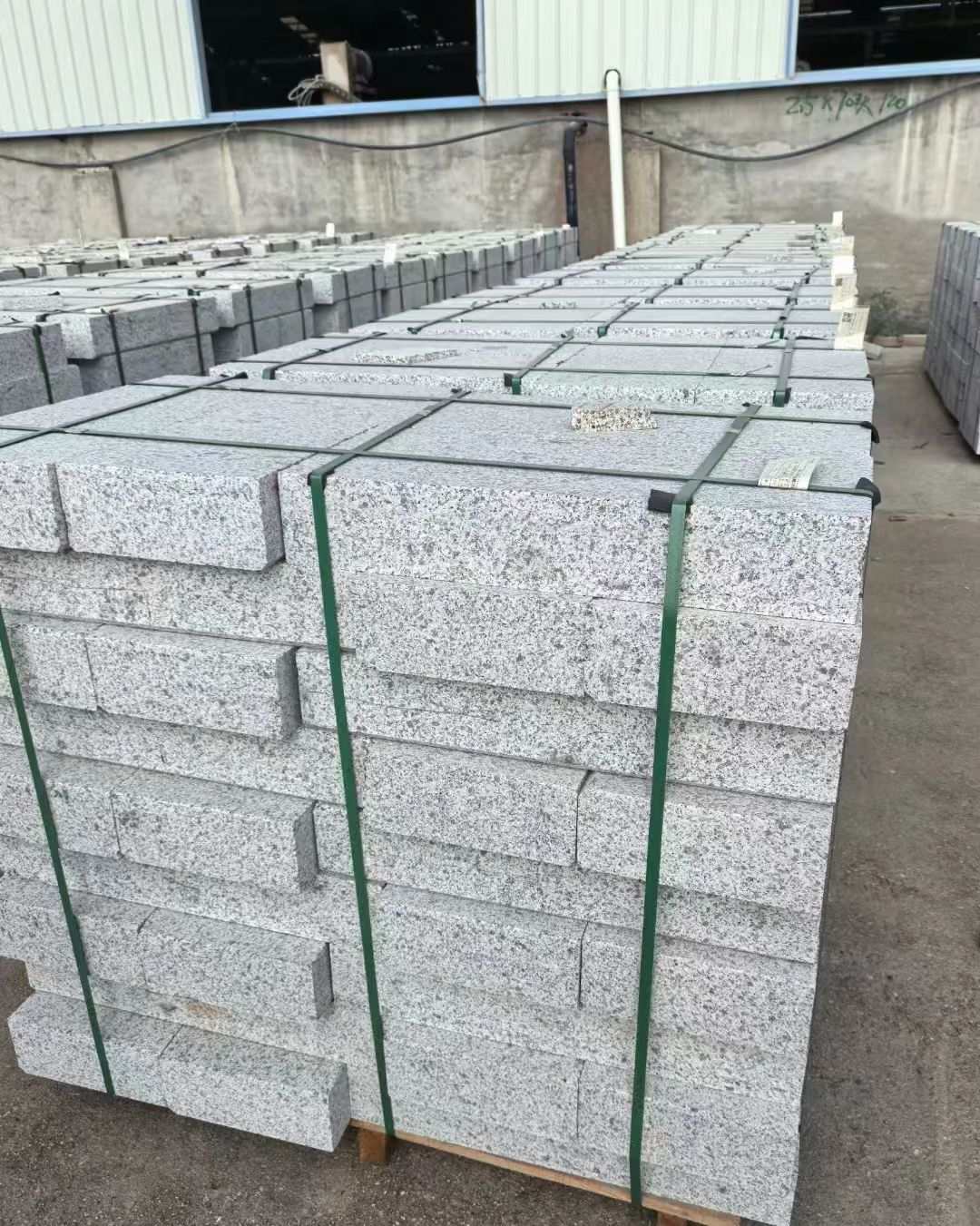 南平 白麻花岗岩路沿石，弧形路沿石，道牙石，马路牙子，界石，路缘石，平沿石，直岩石，平缘石等